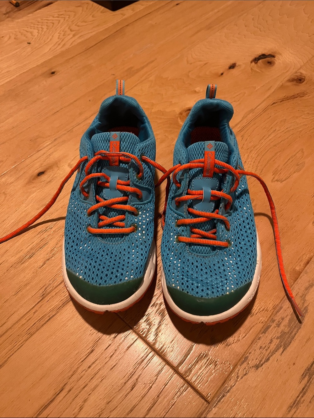 Columbia Teal Mesh Sneakers with Orange Laces